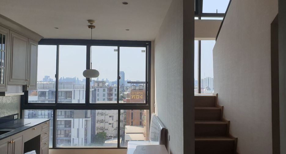 For sale 2 bed condo in Phaya Thai, Bangkok