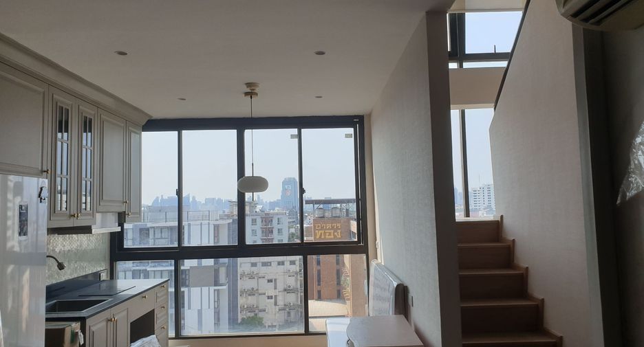 For sale 2 bed condo in Phaya Thai, Bangkok