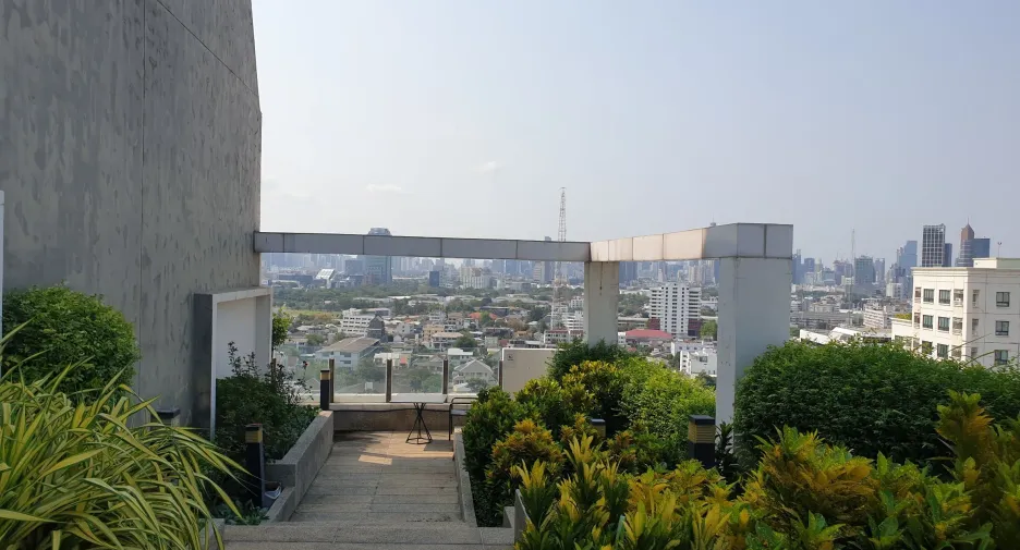 For sale 2 bed condo in Phaya Thai, Bangkok
