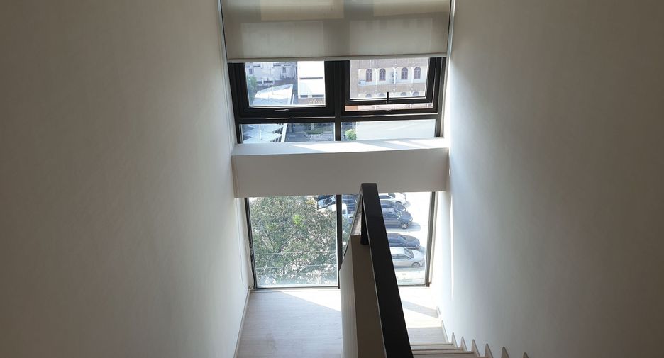 For sale 2 bed condo in Phaya Thai, Bangkok