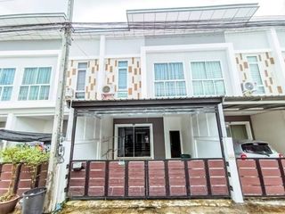 For sale 3 bed townhouse in Thalang, Phuket