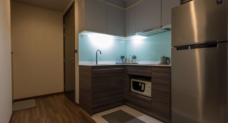 For rent and for sale 1 bed condo in Watthana, Bangkok