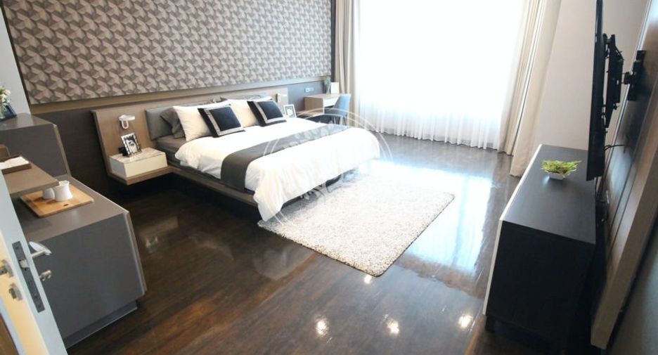 À louer et à vendre 3 chambres condo à Sathon, Bangkok