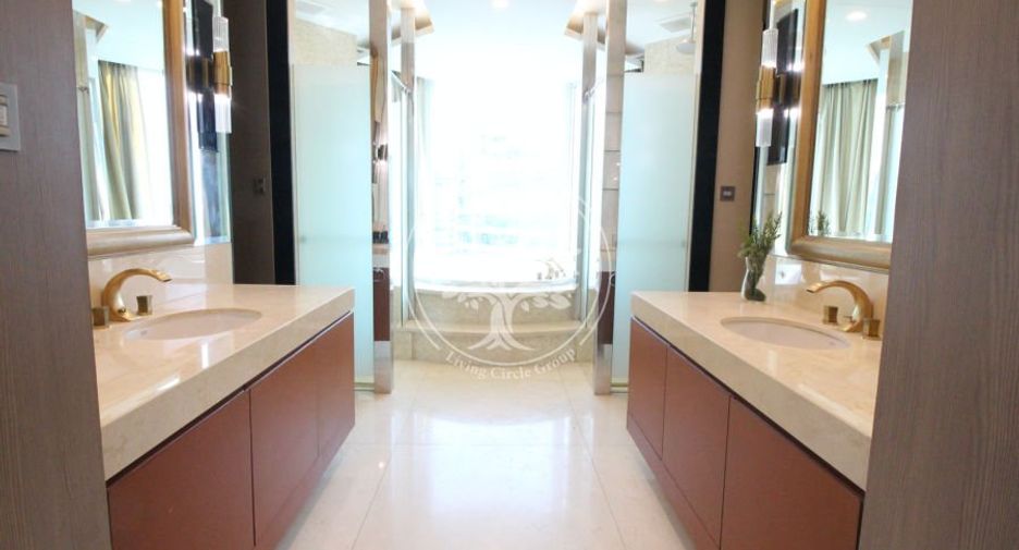À louer et à vendre 3 chambres condo à Sathon, Bangkok