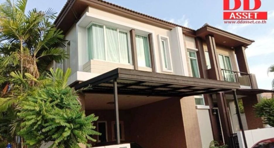 For rent and for sale 3 bed house in Bangkok Noi, Bangkok
