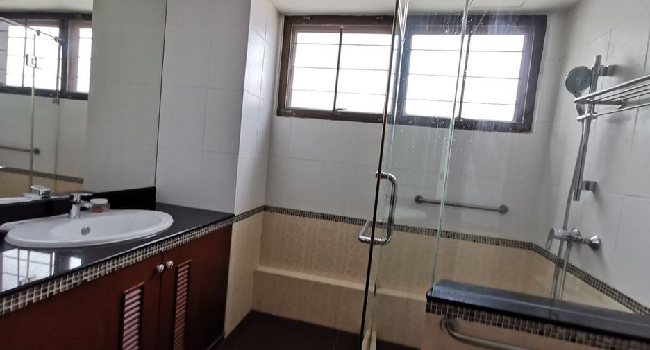 Продажа 3 спальни кондо в Щаттхана, Бангкок