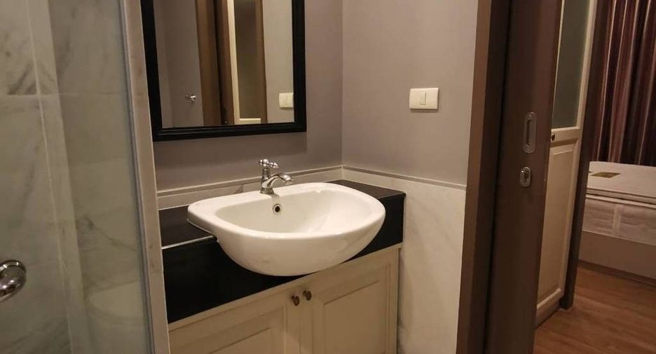 For sale studio condo in Pathum Wan, Bangkok
