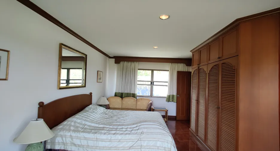 For rent 2 bed condo in Cha Am, Phetchaburi