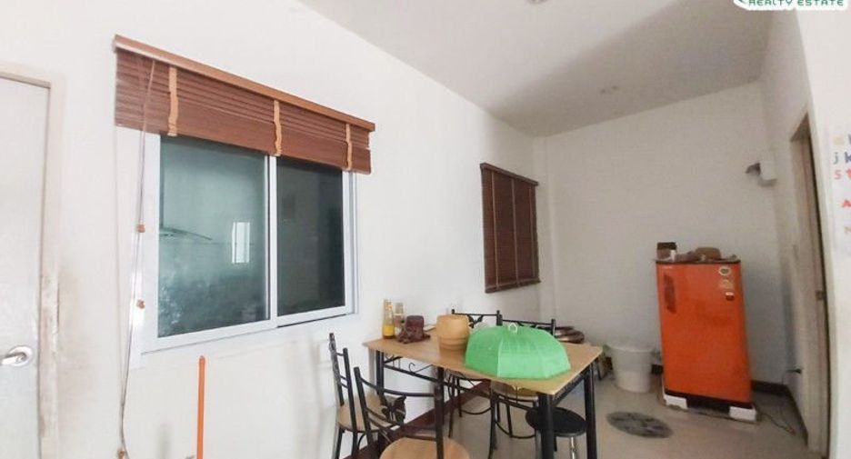 Casa adosada en venta de 3 habitaciones en Mueang Chon Buri, Chonburi