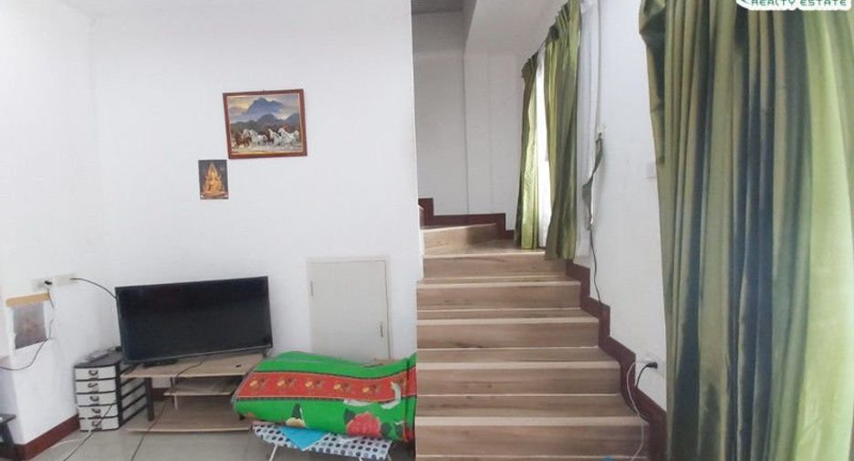 Casa adosada en venta de 3 habitaciones en Mueang Chon Buri, Chonburi