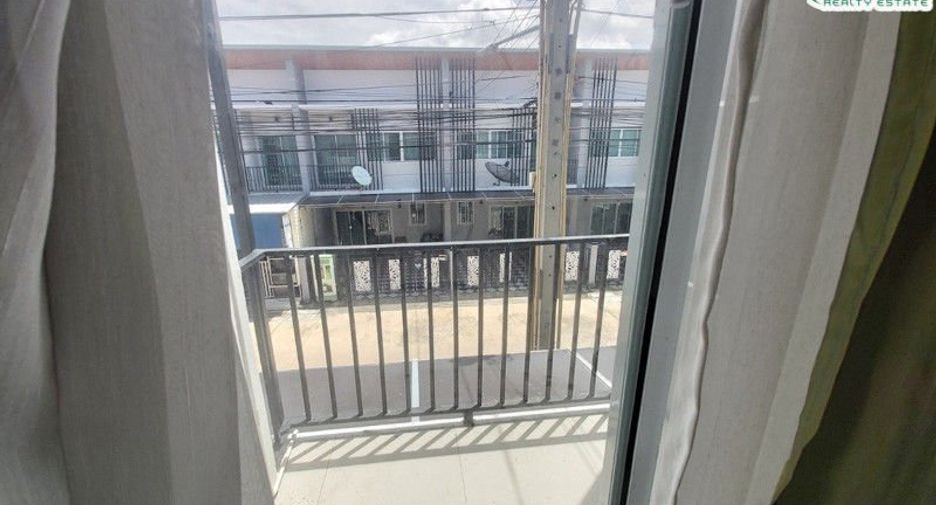 Casa adosada en venta de 3 habitaciones en Mueang Chon Buri, Chonburi