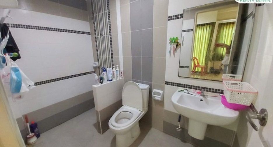 Casa adosada en venta de 3 habitaciones en Mueang Chon Buri, Chonburi