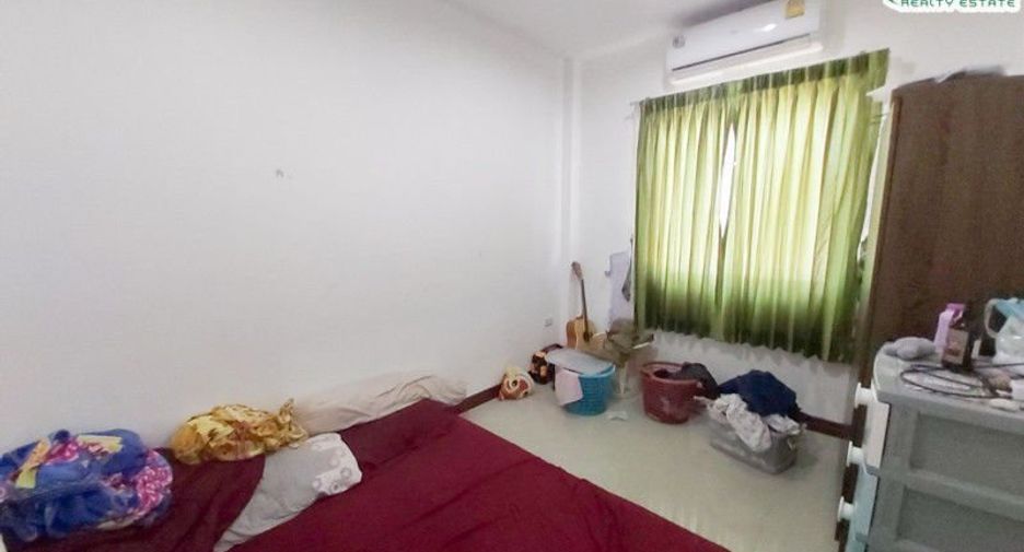 Casa adosada en venta de 3 habitaciones en Mueang Chon Buri, Chonburi