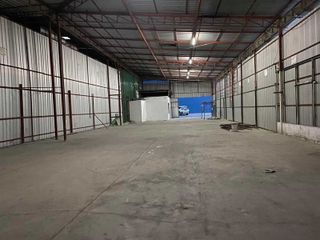 For rent warehouse in Saphan Sung, Bangkok