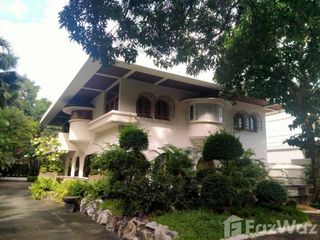 For rent 5 Beds house in Watthana, Bangkok