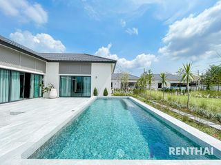 For sale 3 bedrooms villa in Bang Lamung, Chonburi