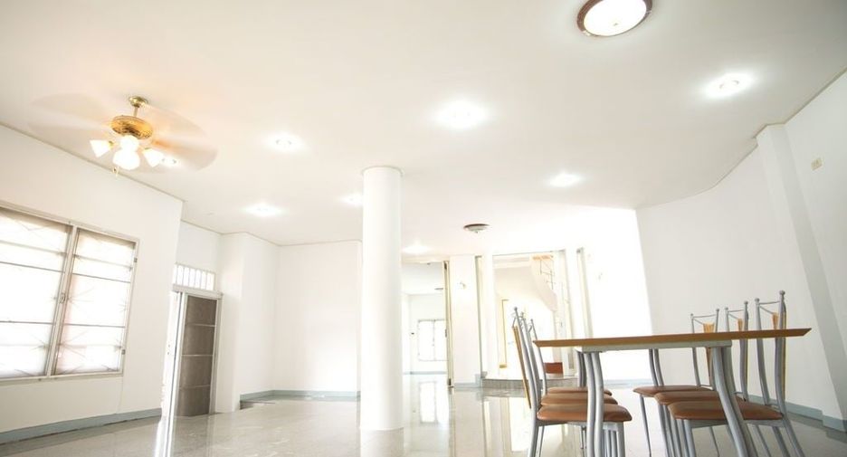 For rent 4 bed house in Min Buri, Bangkok Hipflat