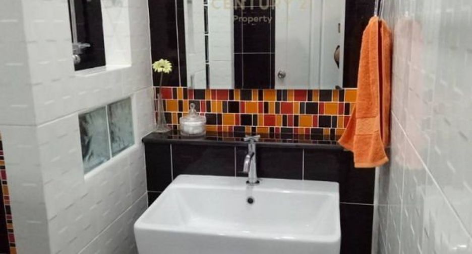 Haus zur Miete mit 2 Zimmer in Huai Khwang, Bangkok