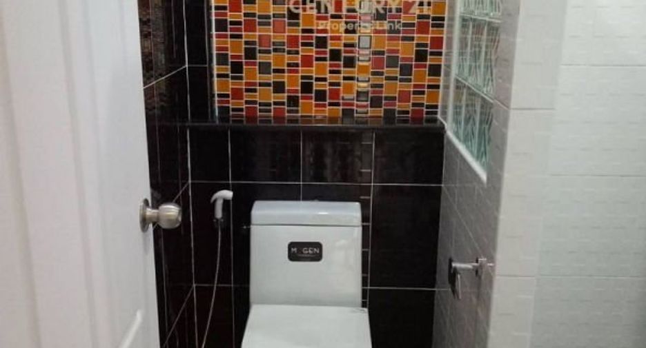 Haus zur Miete mit 2 Zimmer in Huai Khwang, Bangkok