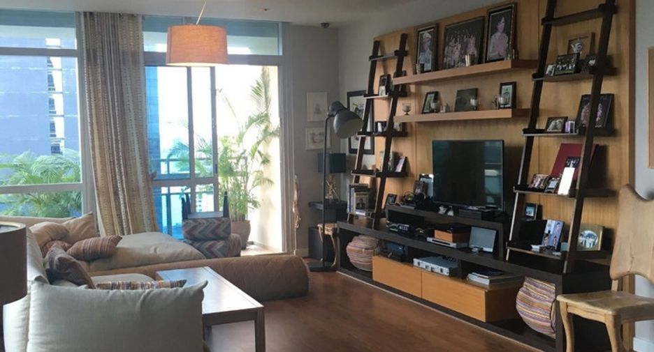 À louer et à vendre 4 chambres condo à Pathum Wan, Bangkok