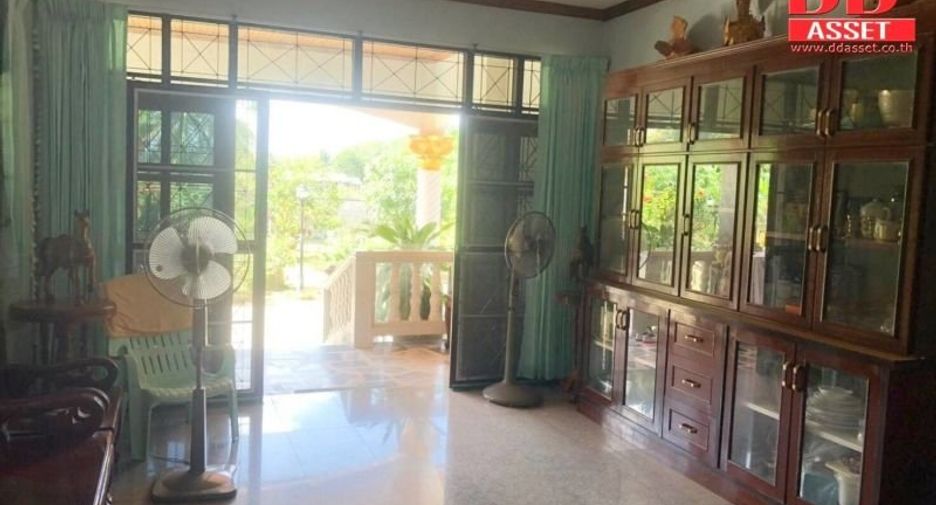 For sale 4 bed house in Mueang Phatthalung, Phatthalung