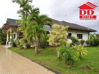 For sale 4 bed house in Mueang Phatthalung, Phatthalung