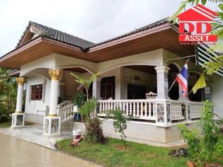 For sale 4 bed house in Mueang Phatthalung, Phatthalung