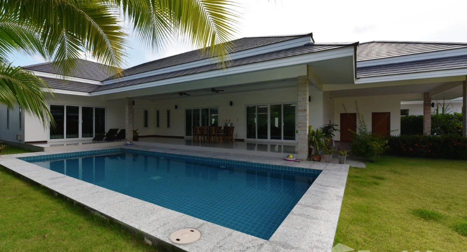 For rent 3 Beds villa in Cha Am, Phetchaburi