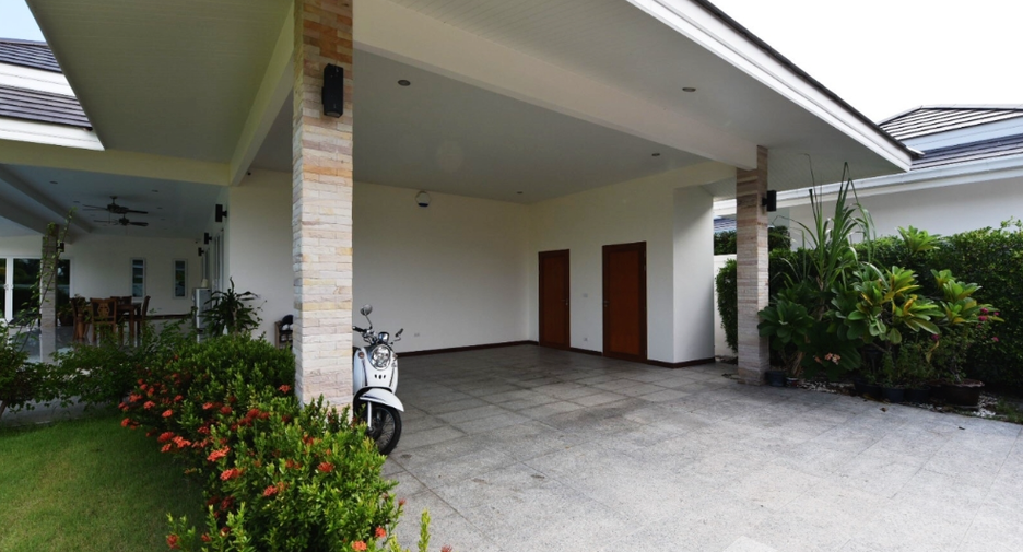 For rent 3 Beds villa in Cha Am, Phetchaburi