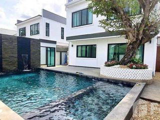 For sale 5 bed villa in Mueang Chiang Mai, Chiang Mai