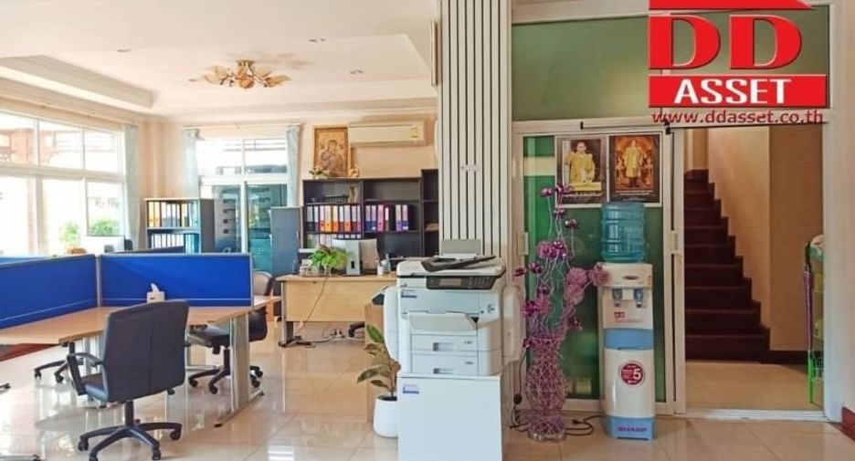 For sale 7 bed retail Space in Min Buri, Bangkok