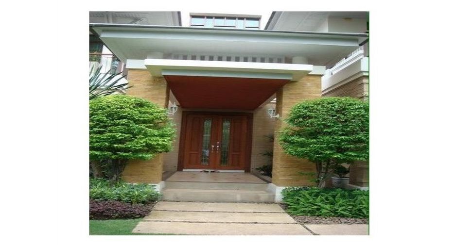 For sale 5 bedrooms house in Suan Luang, Bangkok