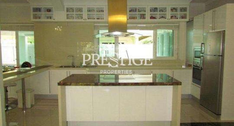 For rent and for sale 6 bed house in Bang Lamung, Chonburi