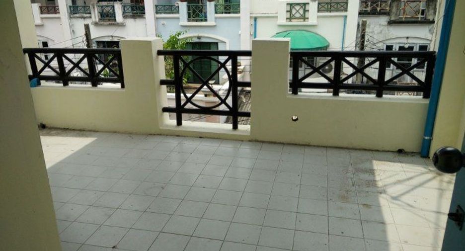 For rent 4 Beds townhouse in Bang Sue, Bangkok