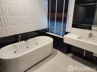 For sale 5 Beds house in Chatuchak, Bangkok