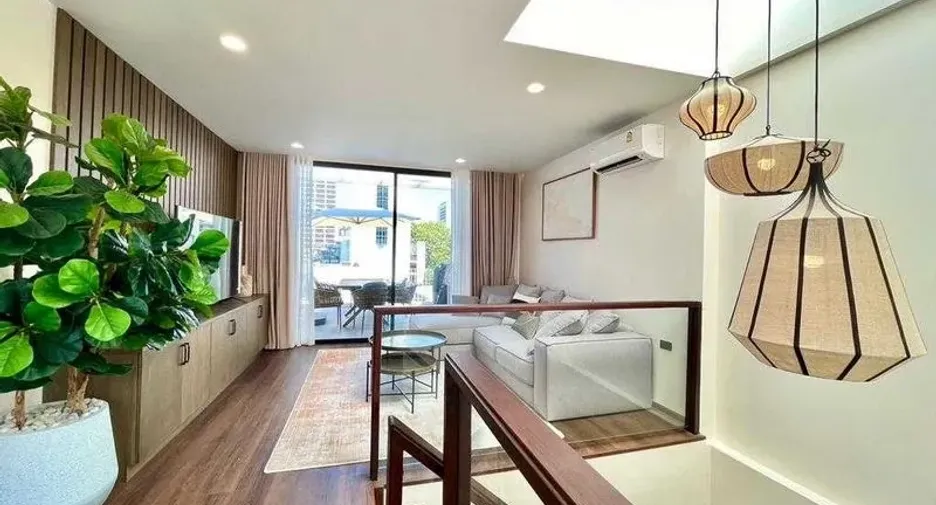 出租 3 卧室 独立屋 在 Bang Rak, 曼谷