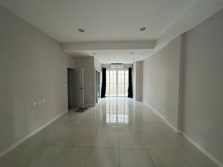 For rent 1 bed office in Bang Na, Bangkok
