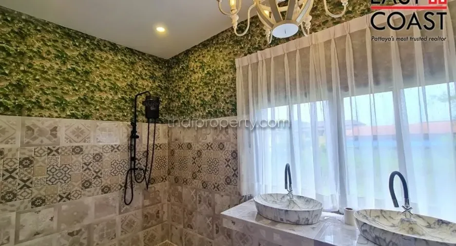 For sale 4 bedrooms house in Sattahip, Chonburi