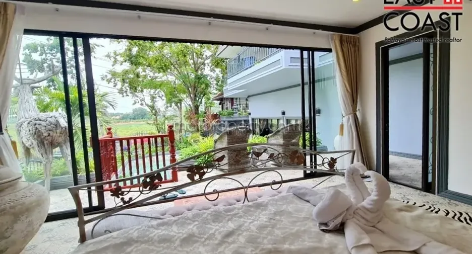 For sale 4 bedrooms house in Sattahip, Chonburi