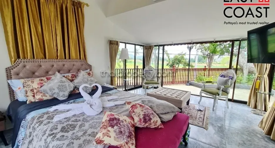 For sale 4 bedrooms house in Sattahip, Chonburi
