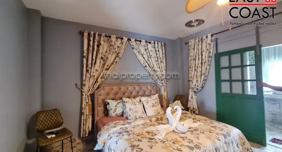 For sale 4 bedrooms house in Sattahip, Chonburi