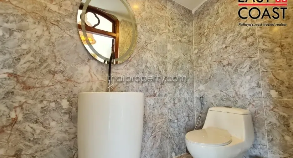 For sale 4 bedrooms house in Sattahip, Chonburi