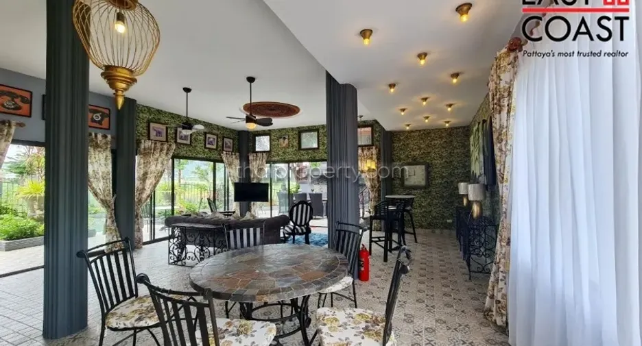 For sale 4 bedrooms house in Sattahip, Chonburi