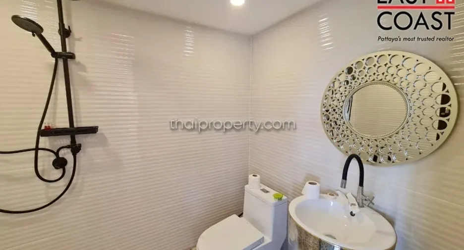 For sale 4 bedrooms house in Sattahip, Chonburi