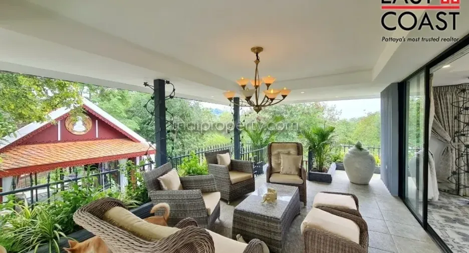 For sale 4 bedrooms house in Sattahip, Chonburi