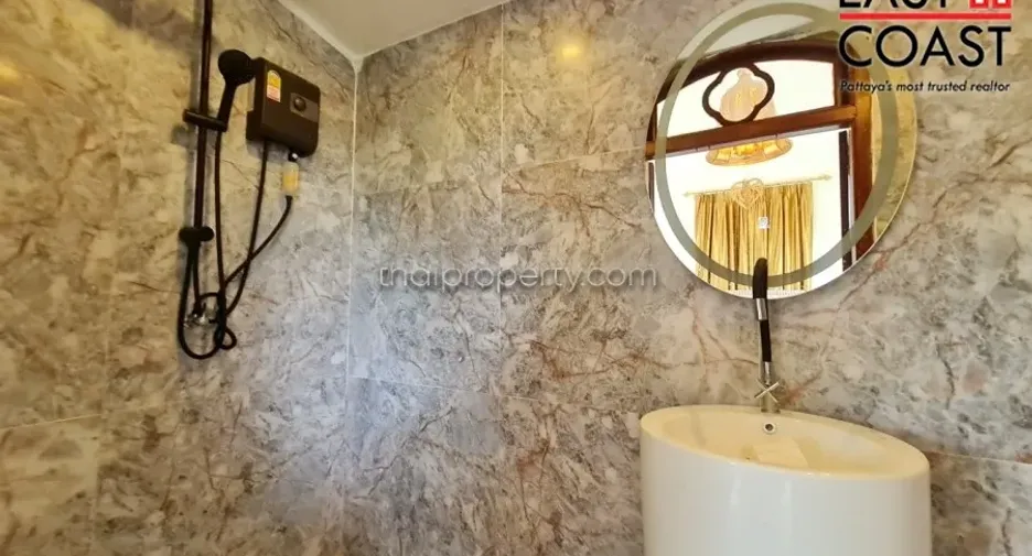 For sale 4 bedrooms house in Sattahip, Chonburi