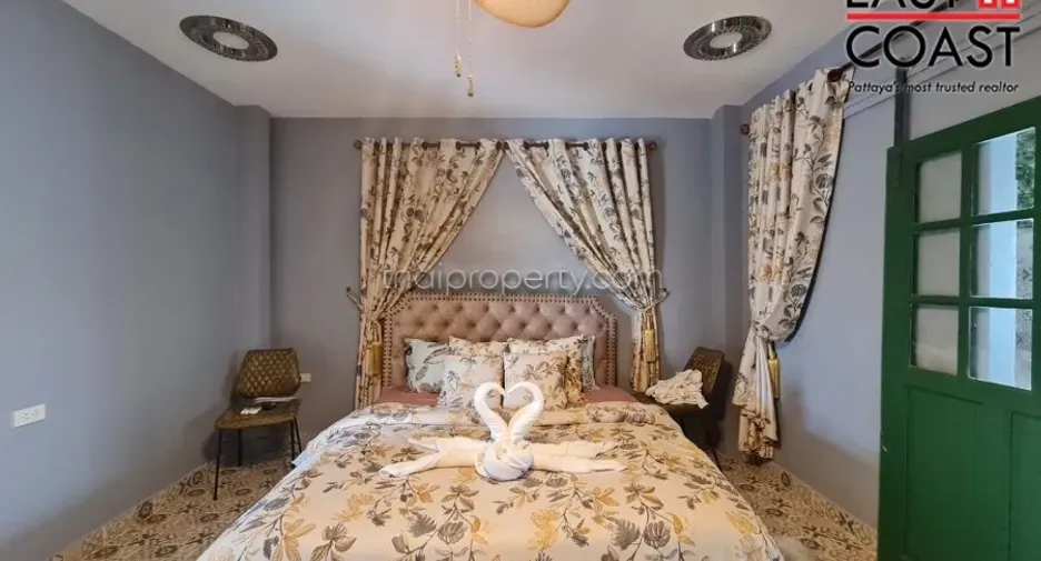 For sale 4 bedrooms house in Sattahip, Chonburi