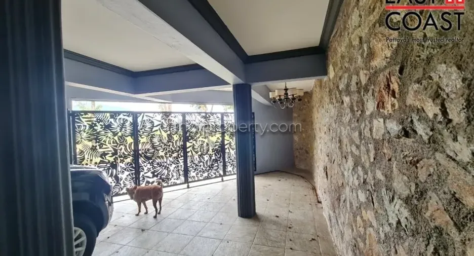 For sale 4 bedrooms house in Sattahip, Chonburi
