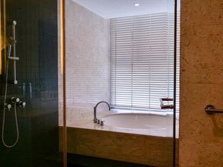 For rent 3 bed condo in Yan Nawa, Bangkok