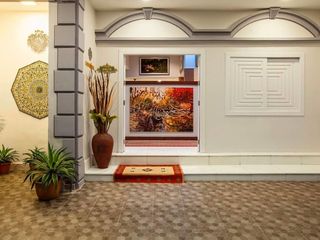 For sale 4 bed townhouse in Pom Prap Sattru Phai, Bangkok